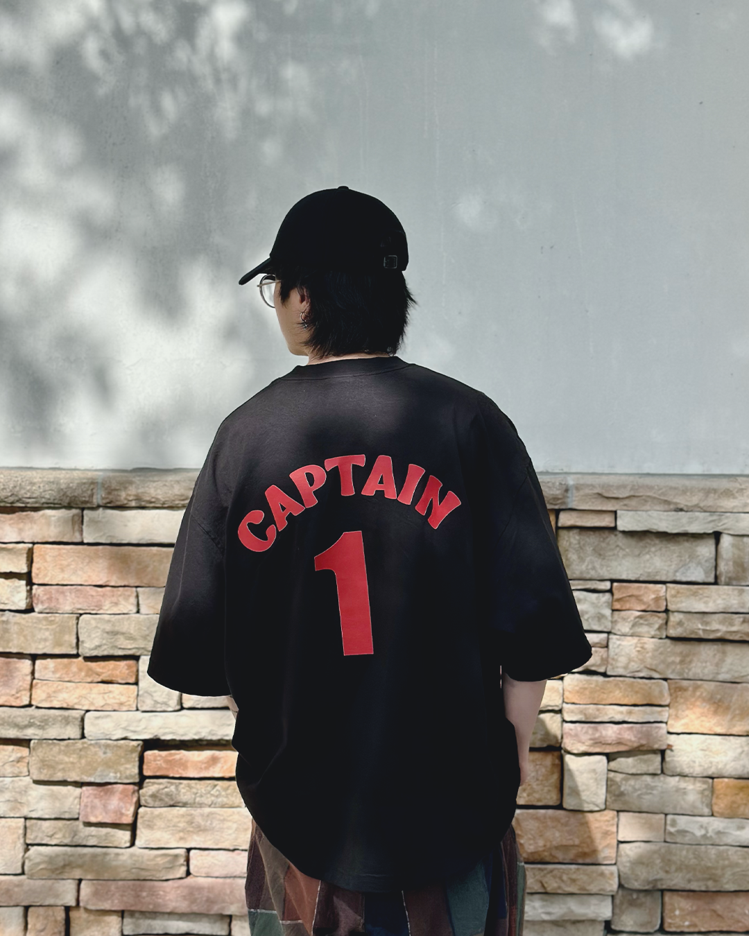 Captain 4-Panel Black Oversized Tee
