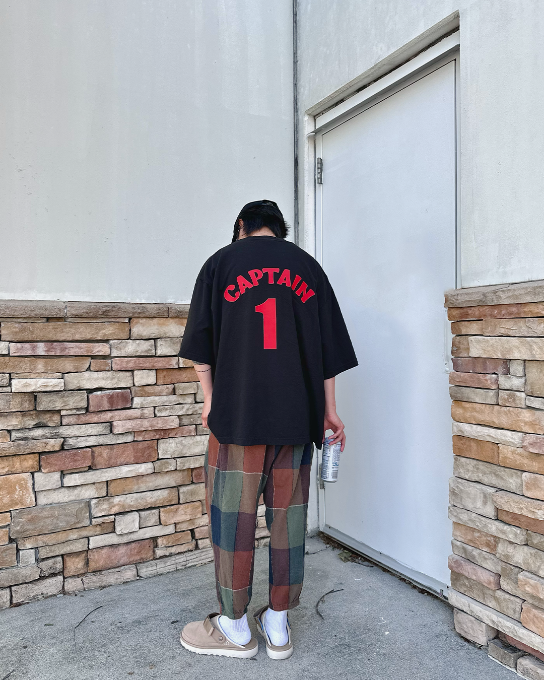Captain 4-Panel Black Oversized Tee