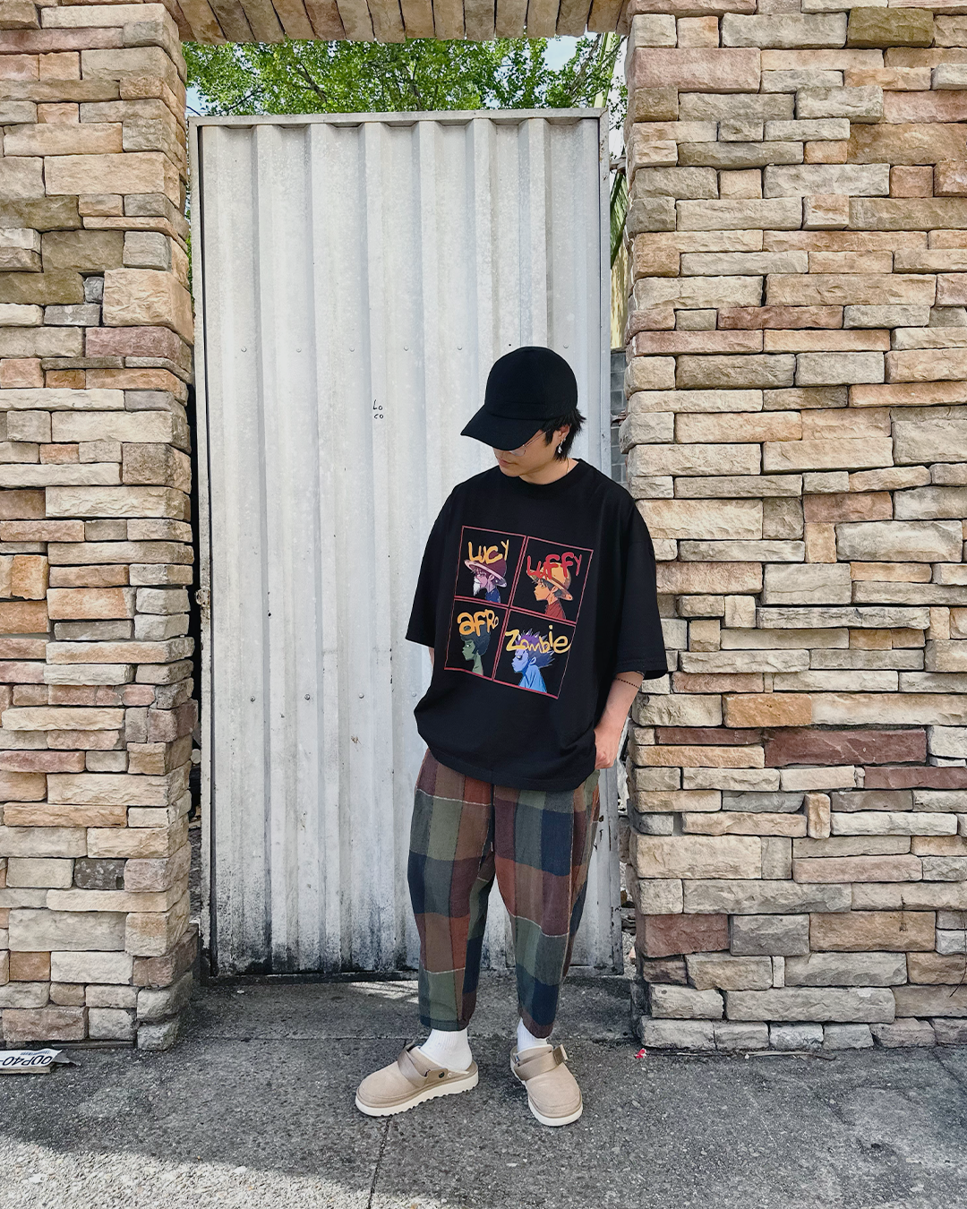 Captain 4-Panel Black Oversized Tee