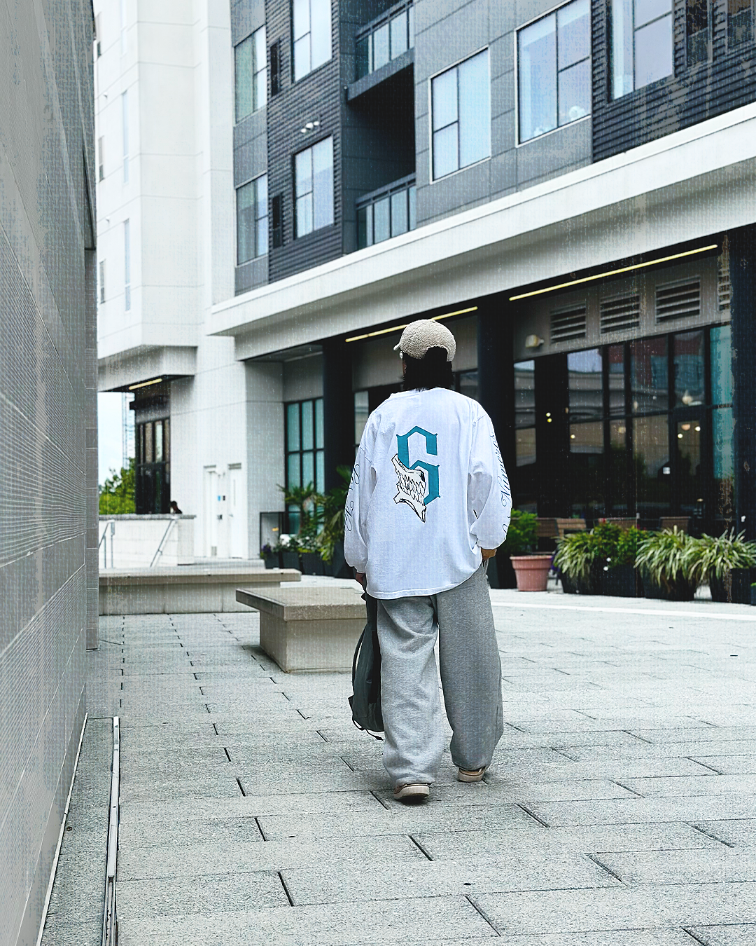 Los Numeros 6 White Long Sleeve Shirt