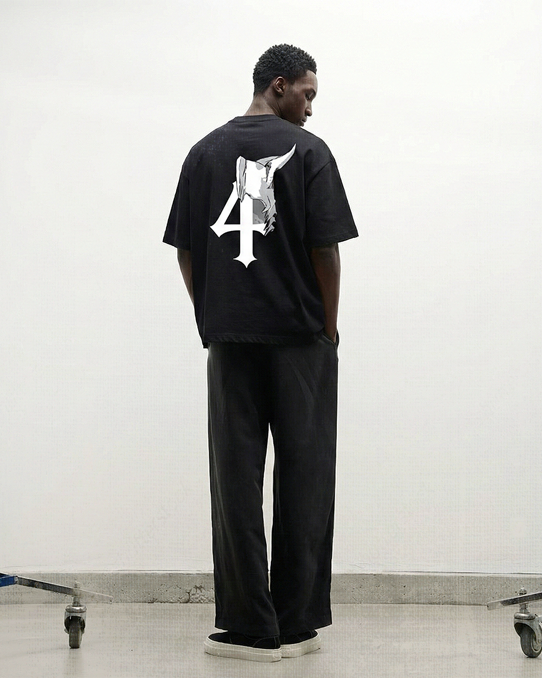 Los Numeros 4 Black Oversized Tee