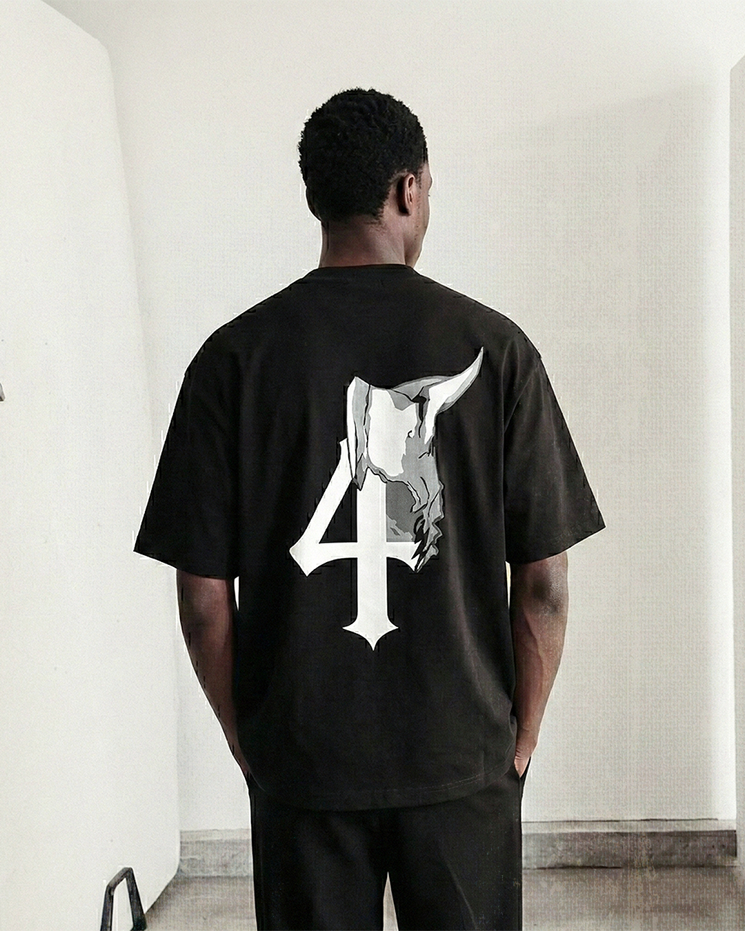 Los Numeros 4 Black Oversized Tee