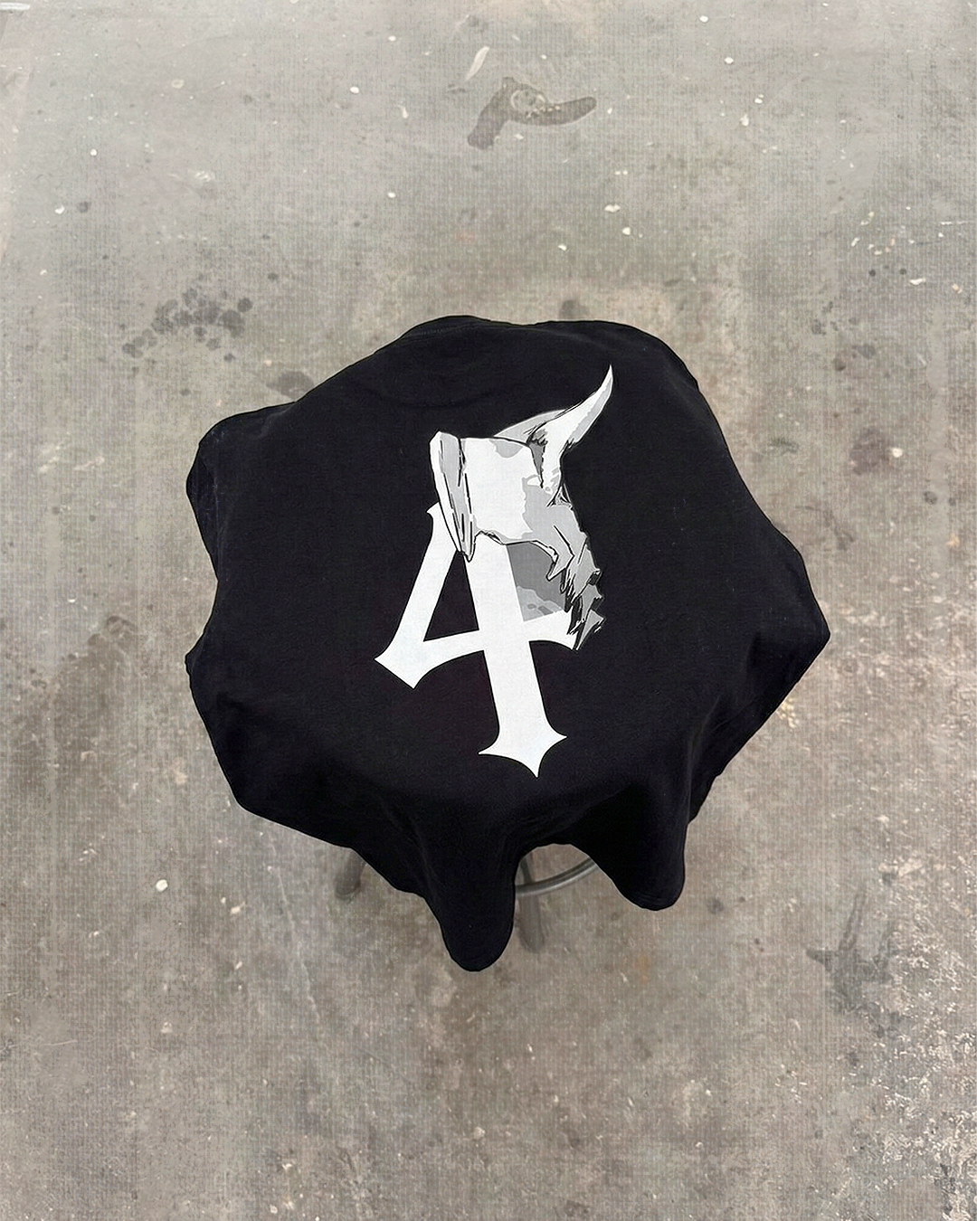 Los Numeros 4 Black Oversized Tee