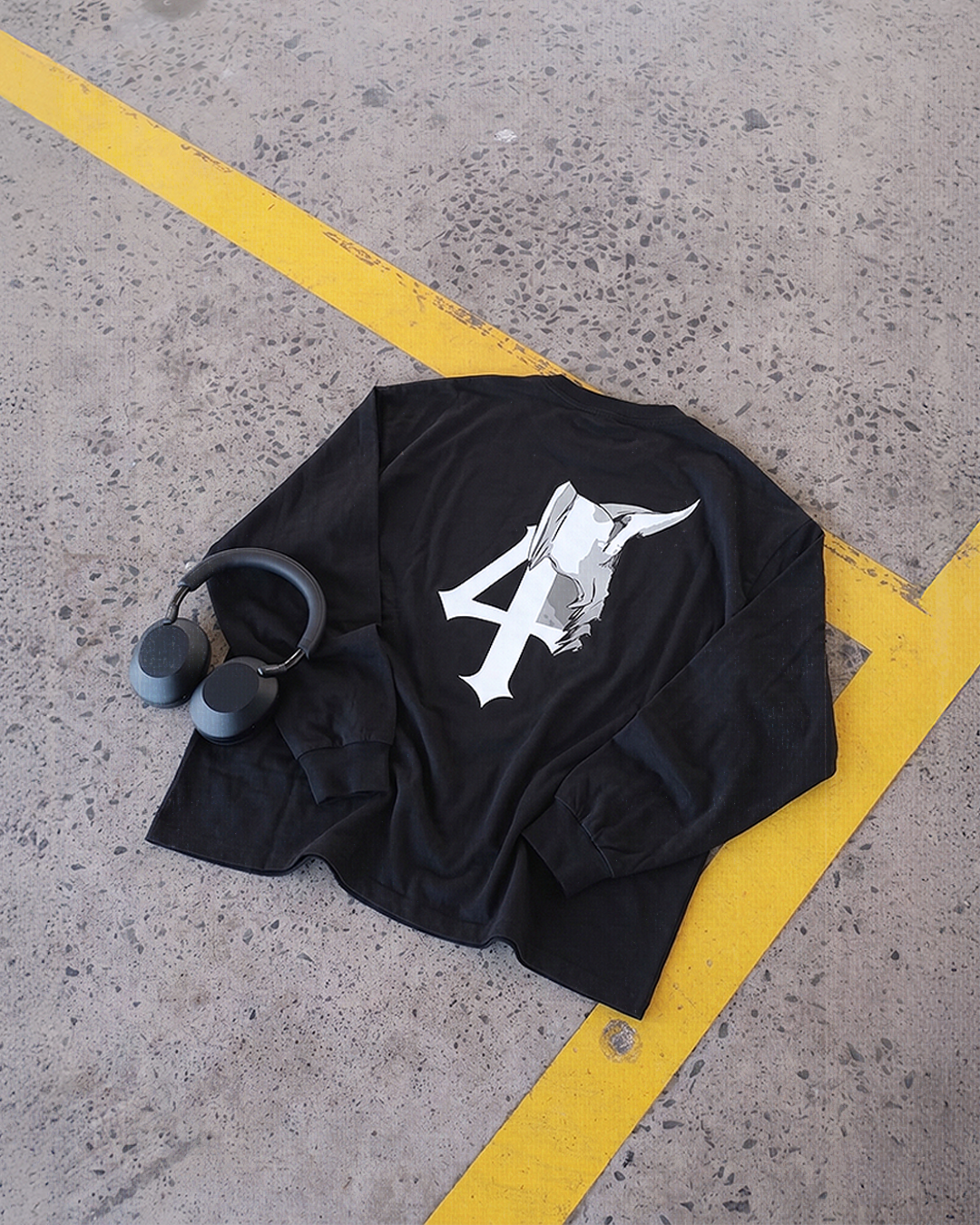 Los Numeros 4 Black Long Sleeve