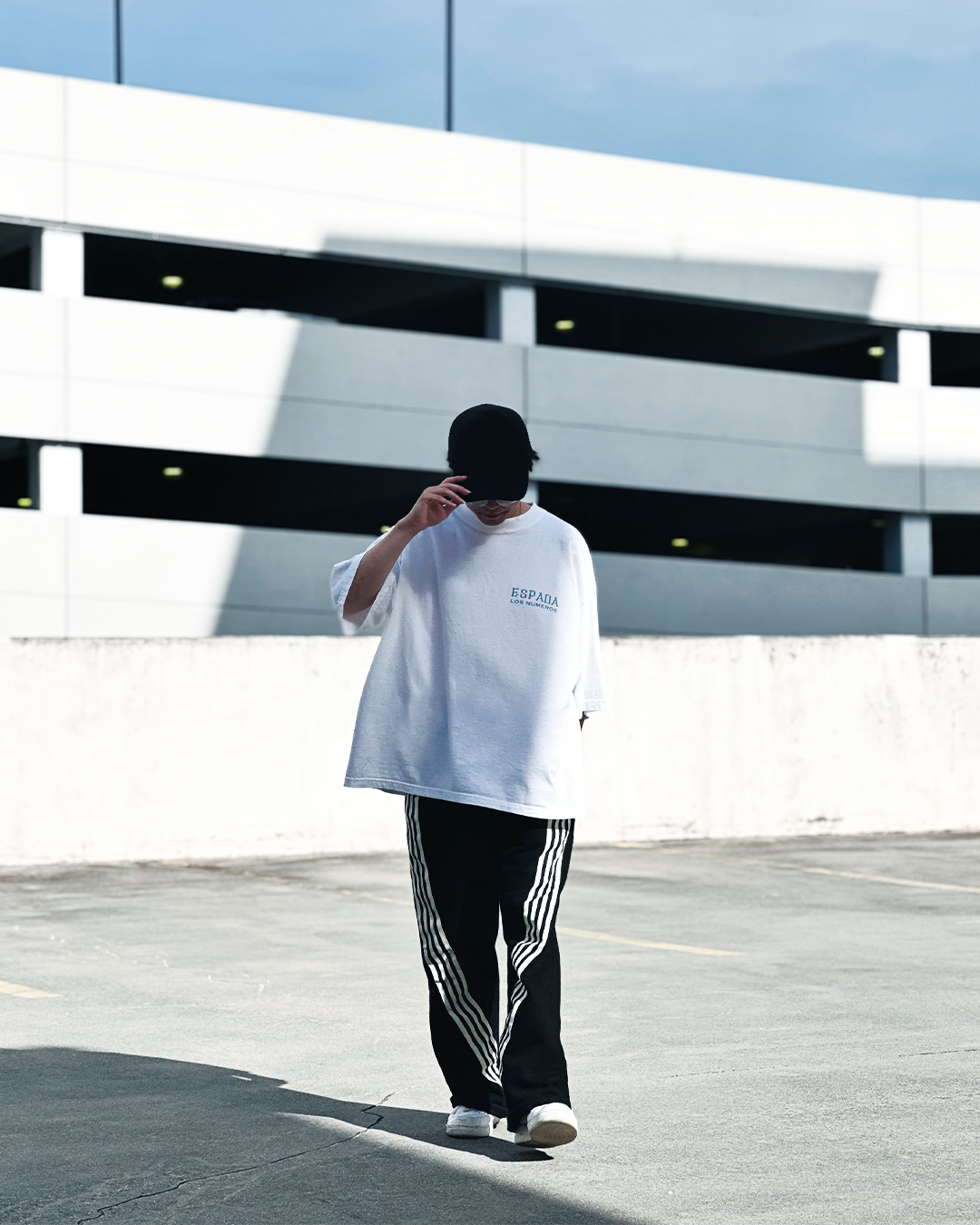 Bleach Grimmjow 6 White Drop Shoulder Tee